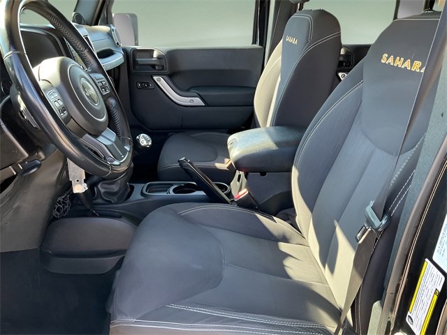 Used 2014 Jeep Wrangler Unlimited Sahara w/ Connectivity Group image 5