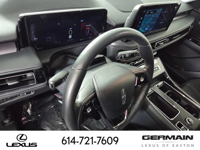 Used 2025 Lincoln Aviator AWD image 16