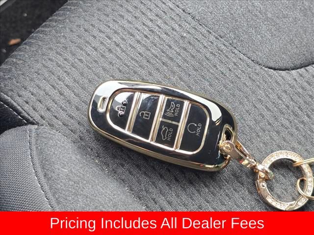 Used 2023 Hyundai Santa Fe SEL w/ Winter Weather Package AWD/4WD image 16