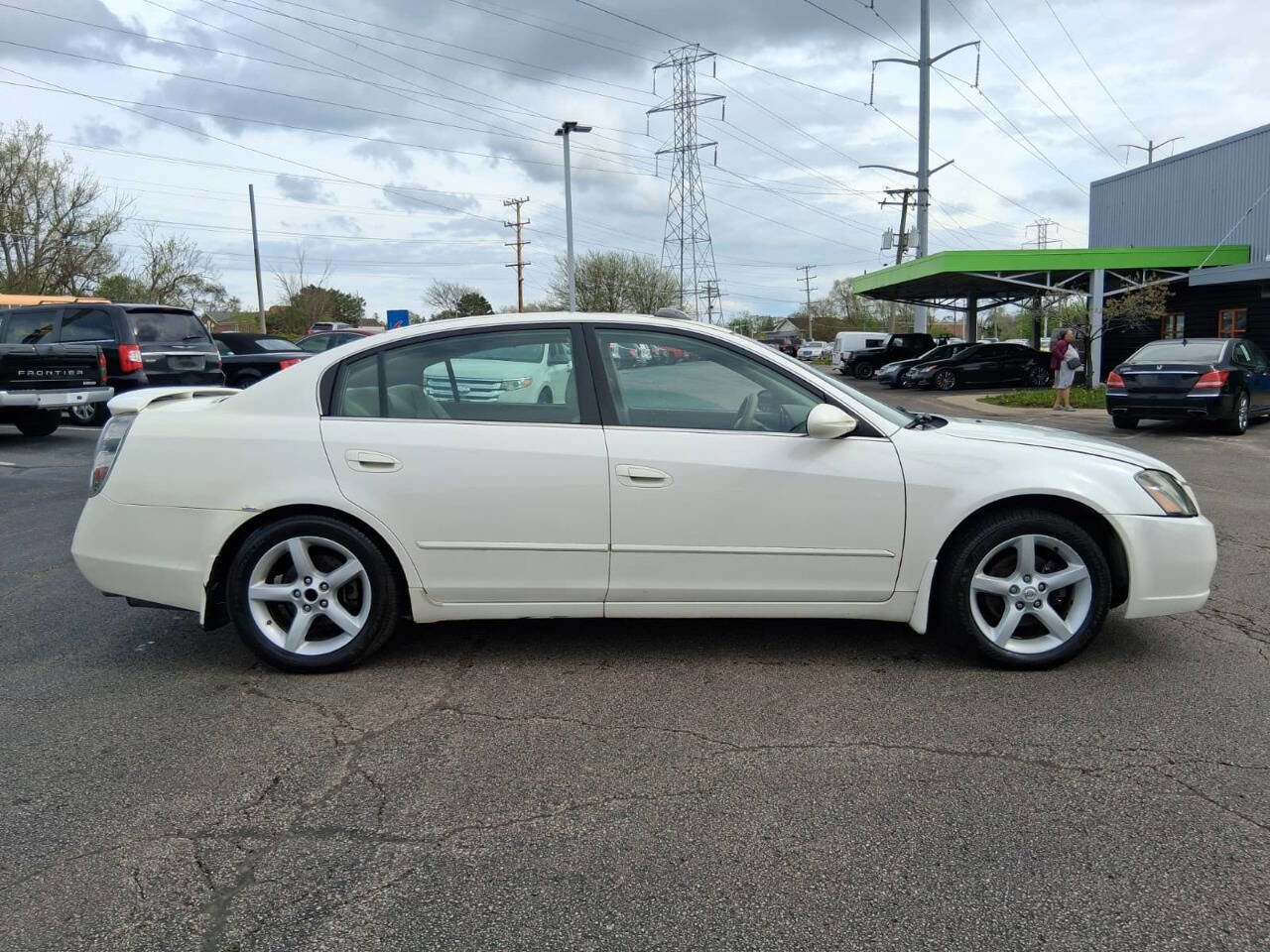 Used 2005 Nissan Altima 3.5 SE w/ (M01) Sport Pkg FWD image 4