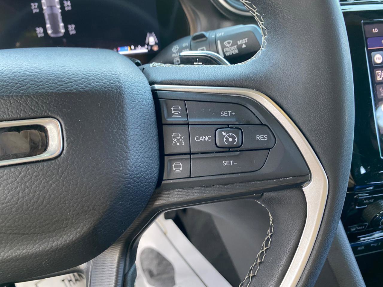 Used 2024 Jeep Grand Cherokee Laredo X w/ Trailer Tow Package AWD/4WD image 59