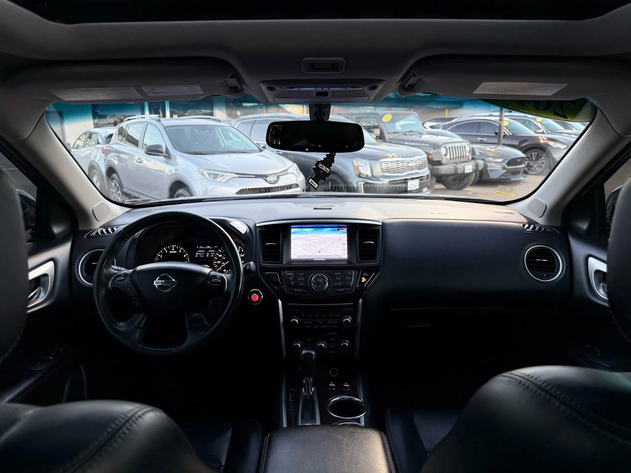 Used 2014 Nissan Pathfinder Platinum w/ Platinum Premium Package image 25