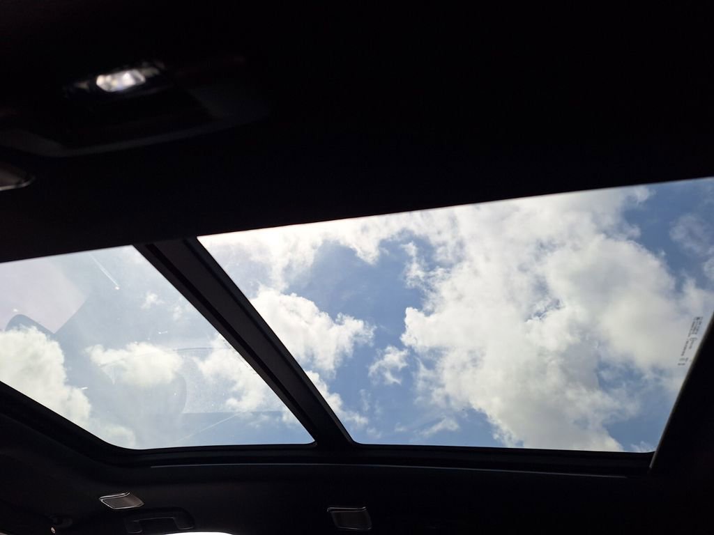 New 2026 Cadillac Vistiq Luxury image 12