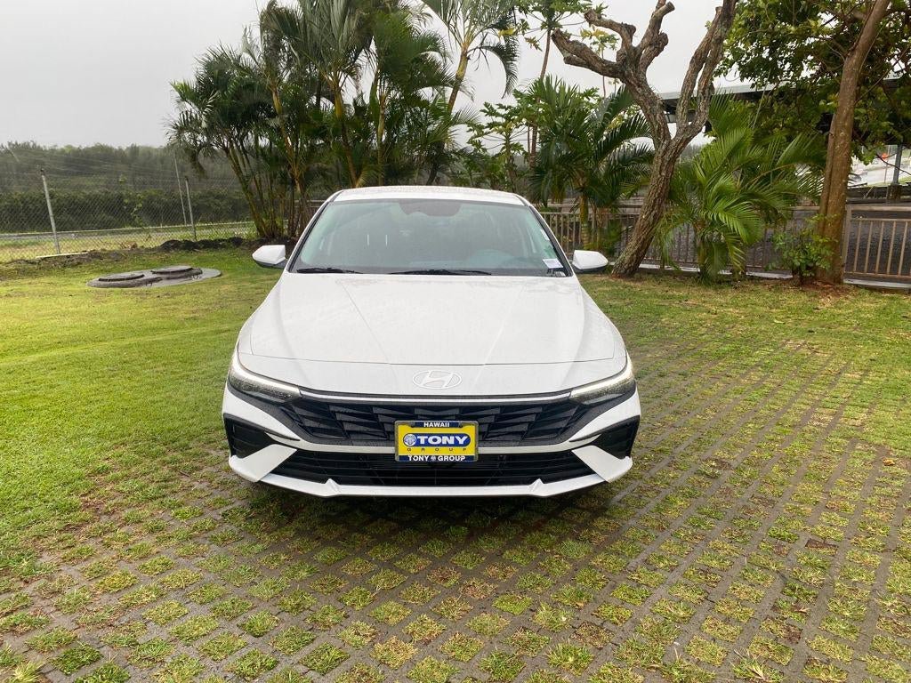 New 2026 Hyundai Elantra Hybrid FWD image 2