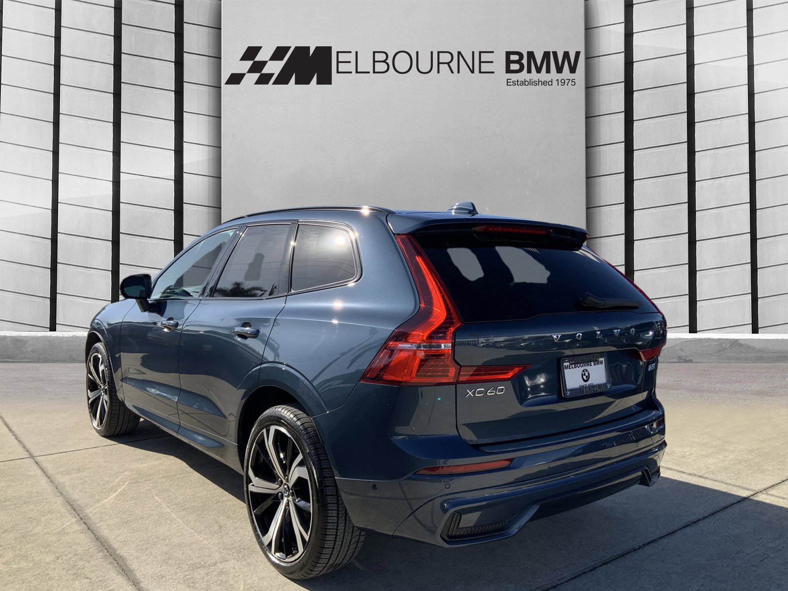Used 2025 Volvo XC60 B5 Ultra w/ Protection Package Premier image 6