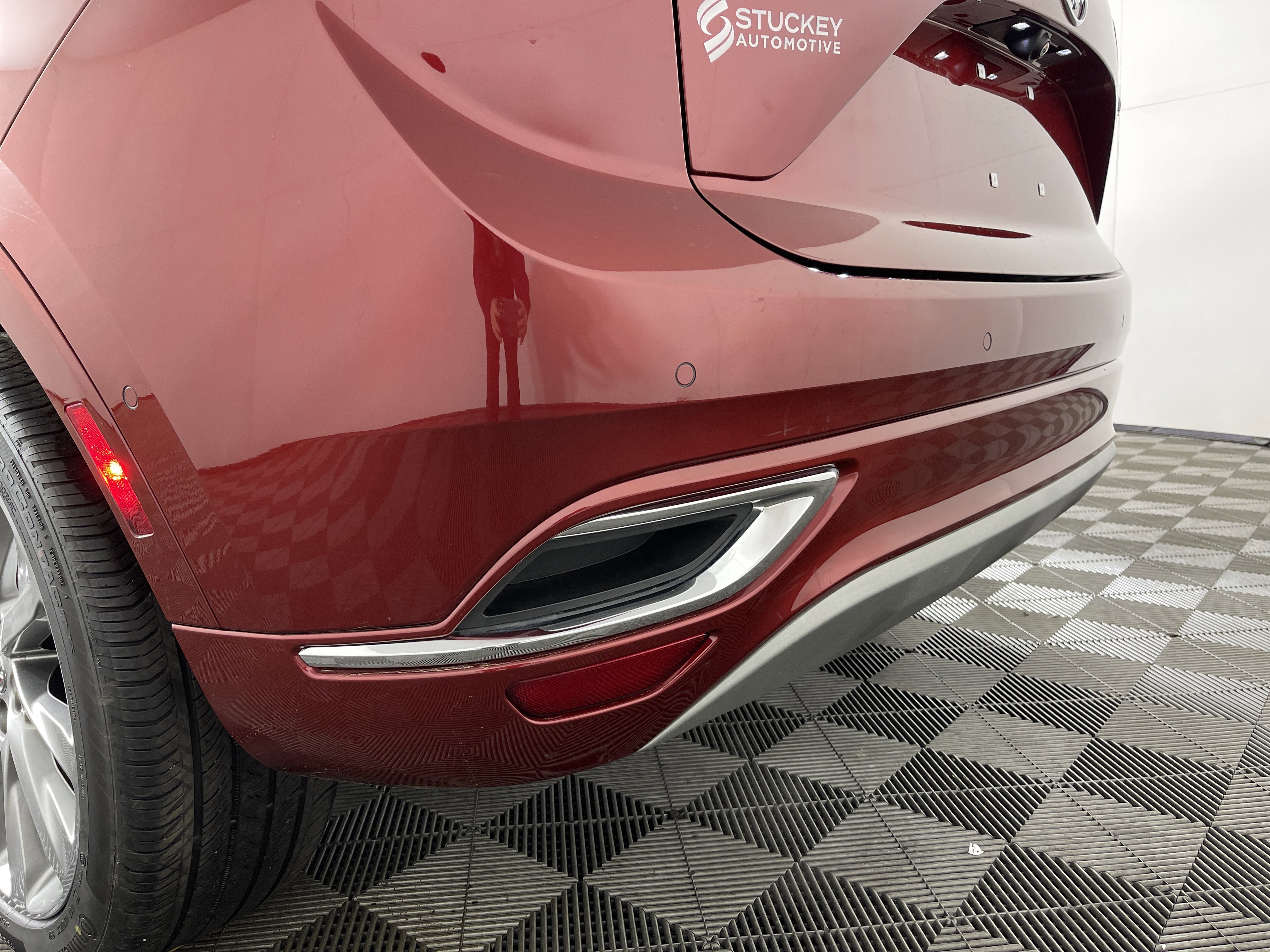 Used 2023 Buick Envision Avenir image 7