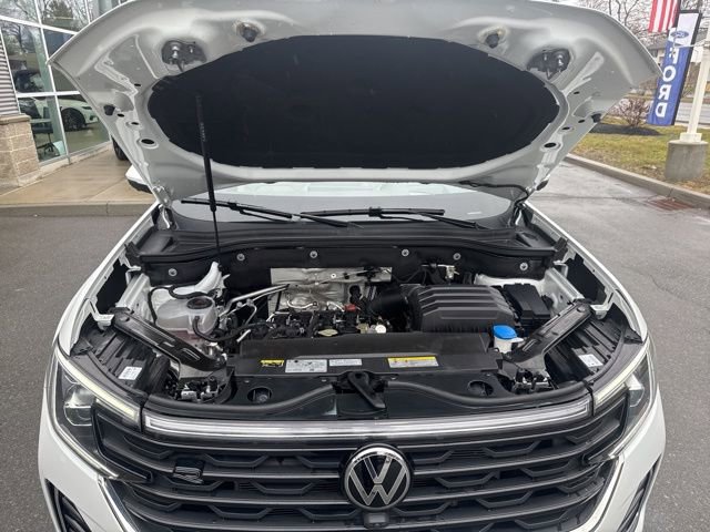 Used 2024 Volkswagen Atlas SEL Premium R-Line image 17