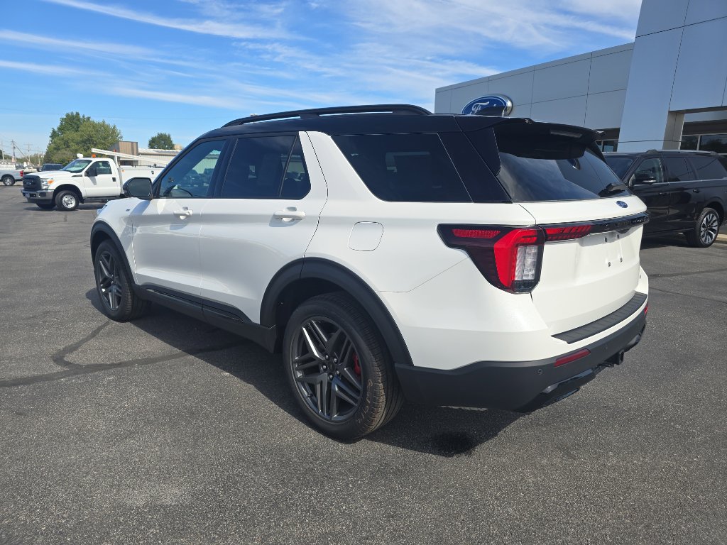 New 2025 Ford Explorer ST-Line image 3