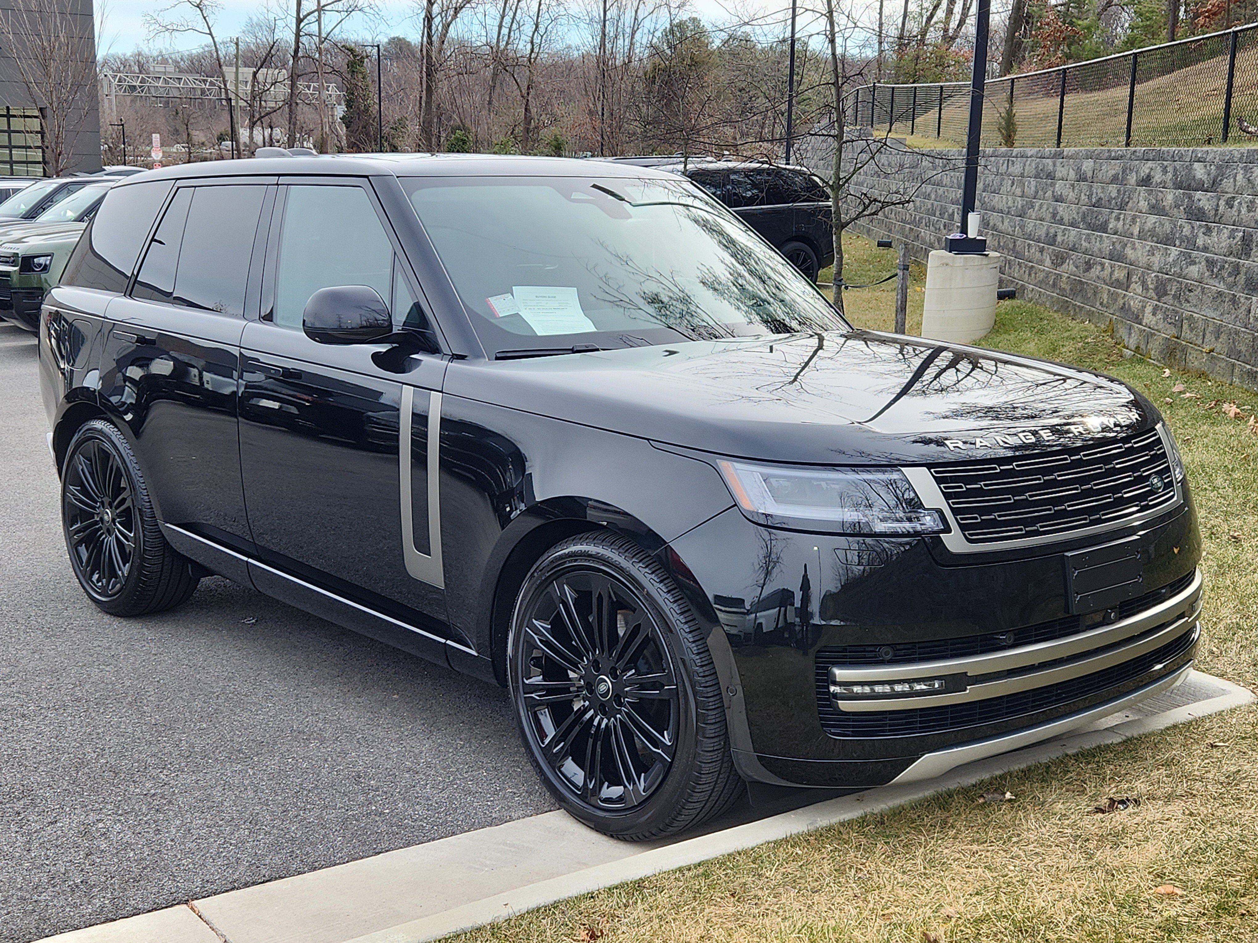 Used 2024 Land Rover Range Rover SE image 10