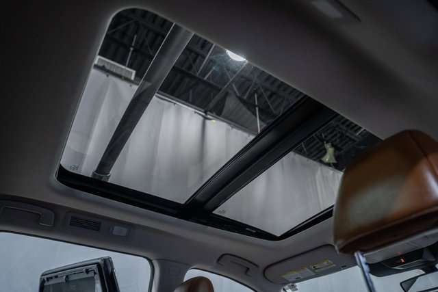 Used 2024 Nissan Pathfinder Platinum w/ Black Appearance Package image 29