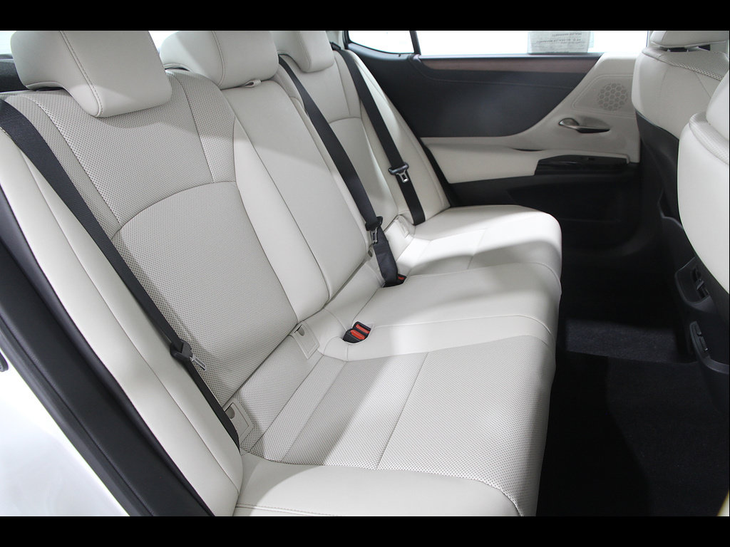 Certified 2025 Lexus ES 350 w/ Premium Package FWD image 18