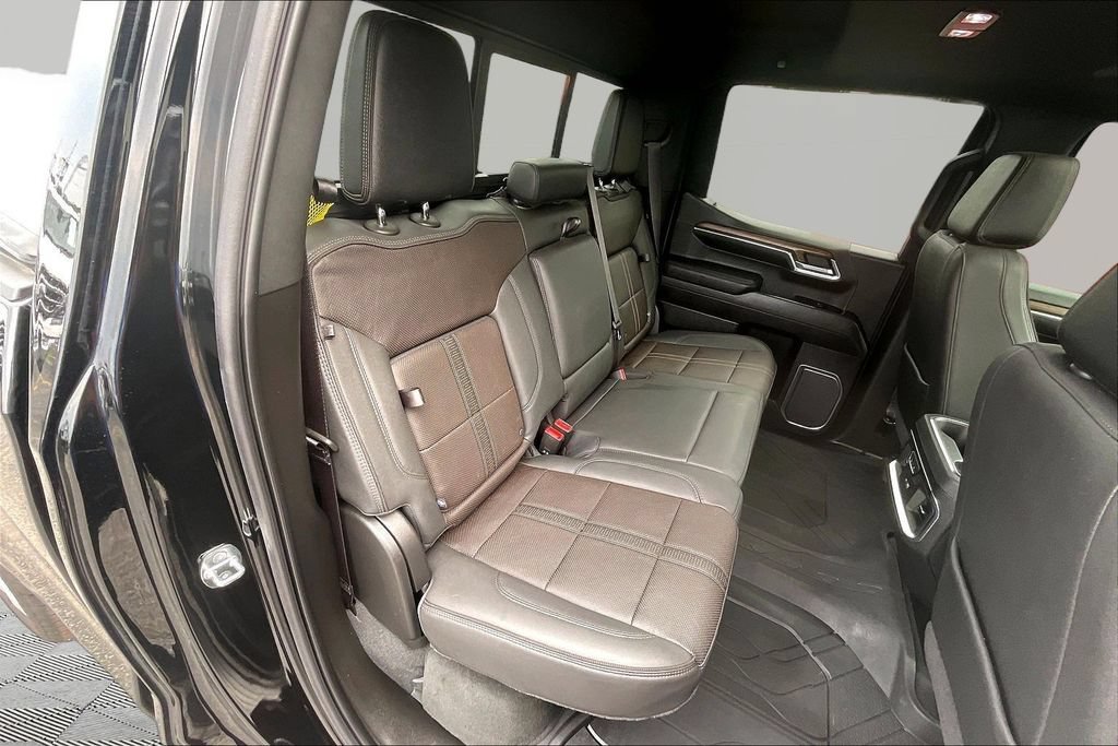 Used 2023 Chevrolet Silverado 1500 High Country w/ High Country Premium Package AWD/4WD image 29