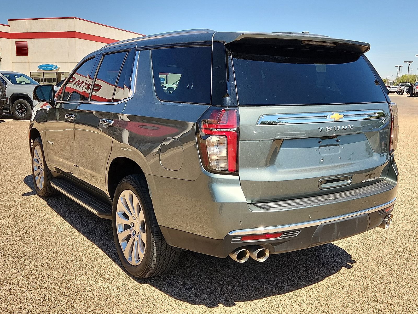Used 2023 Chevrolet Tahoe Premier w/ Premium Package 2 AWD/4WD image 3