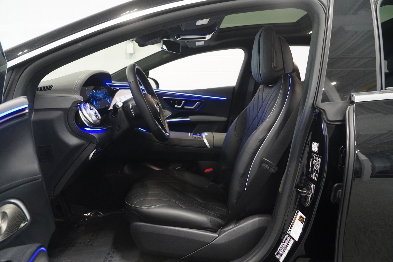 Used 2023 Mercedes-Benz EQS 580 4MATIC Sedan image 11