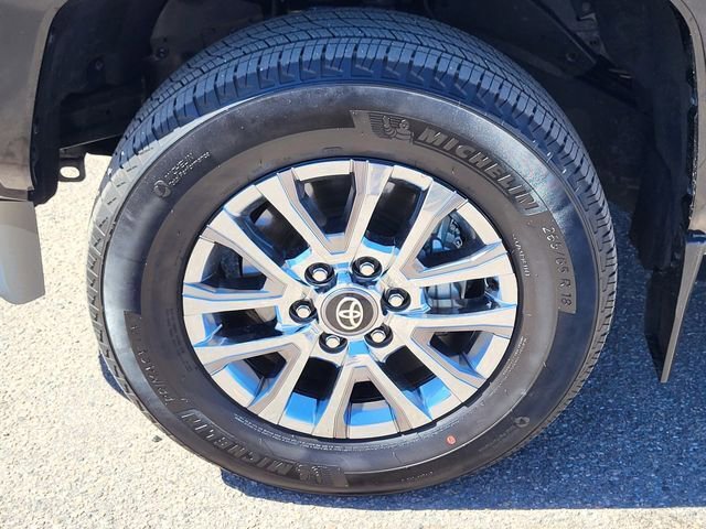 Used 2024 Toyota Tacoma Limited w/ Limited Package (LT) image 9