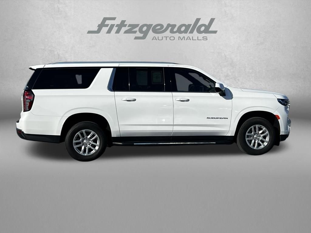 Used 2024 Chevrolet Suburban LT AWD/4WD image 3
