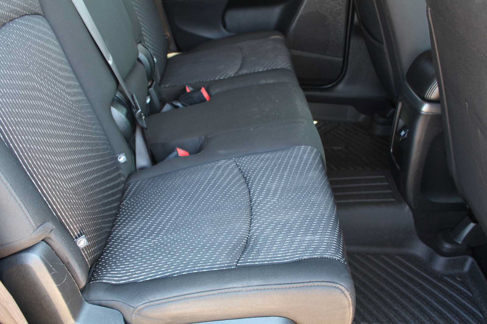 Used 2020 Dodge Journey SE w/ Blacktop Package FWD image 23