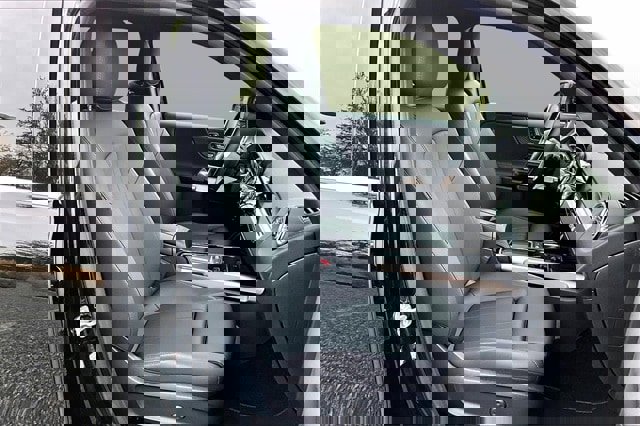 Used 2025 Mercedes-Benz GLB 250 250 image 31