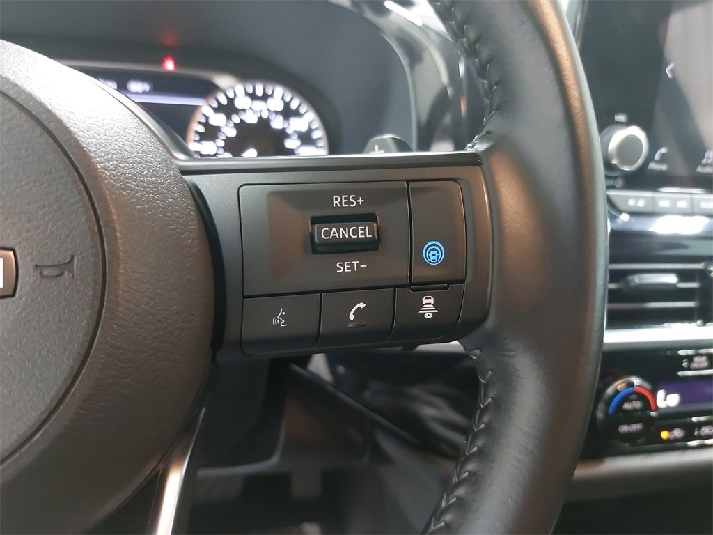 Used 2024 Nissan Pathfinder SV w/ SV Premium Package image 20