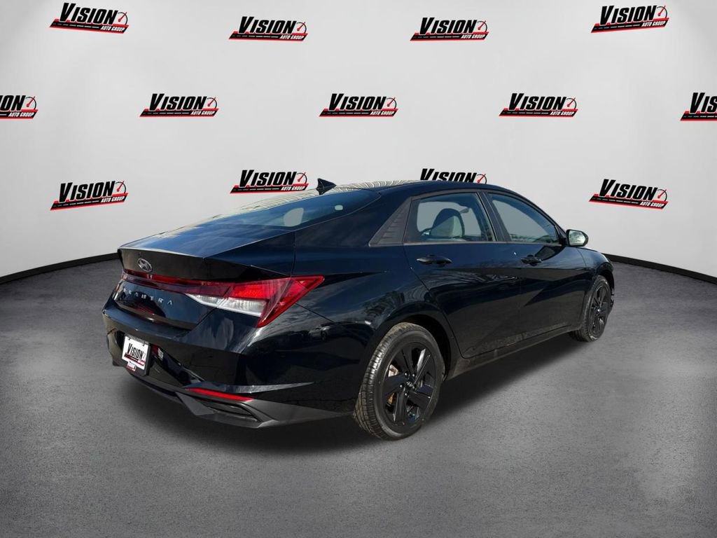 Certified 2021 Hyundai Elantra SEL image 5