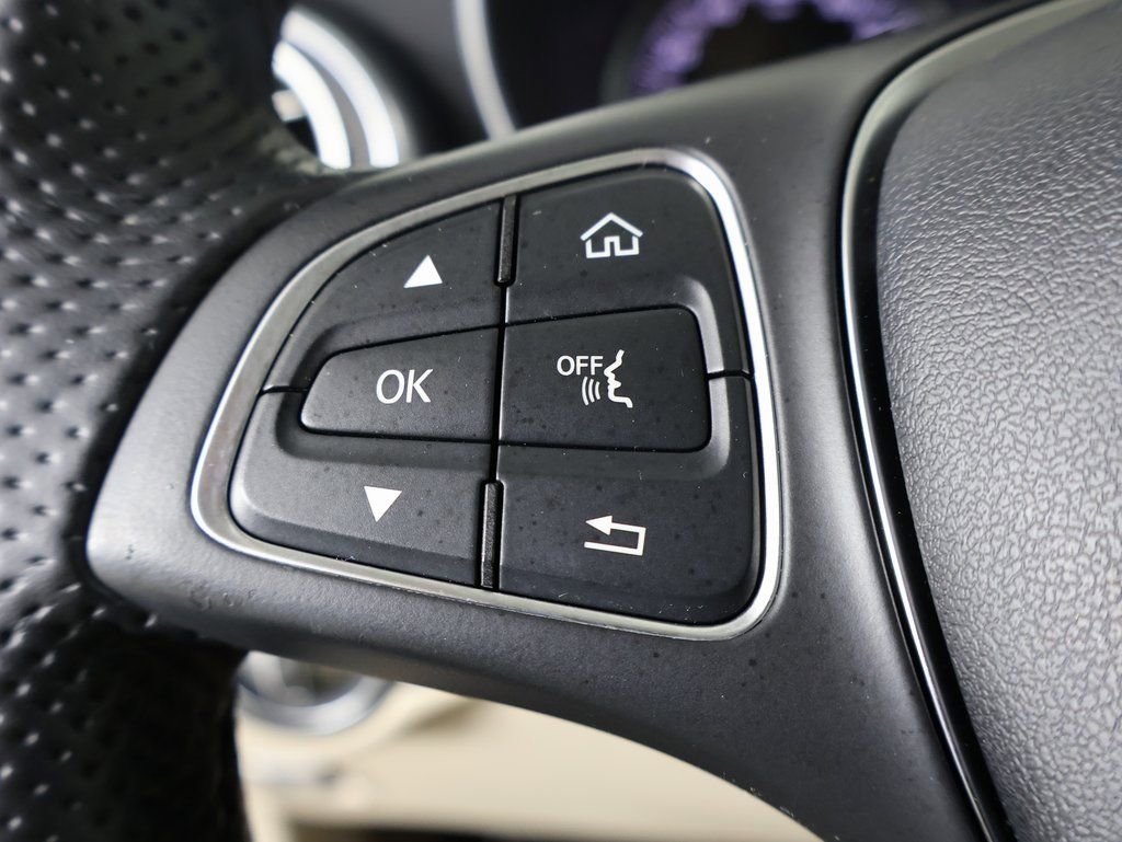 Used 2017 Mercedes-Benz GLC 300 4MATIC image 28