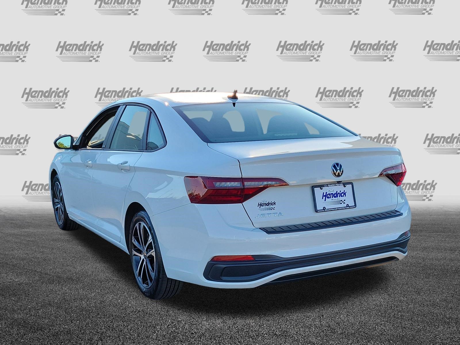 Used 2023 Volkswagen Jetta Sport FWD image 5