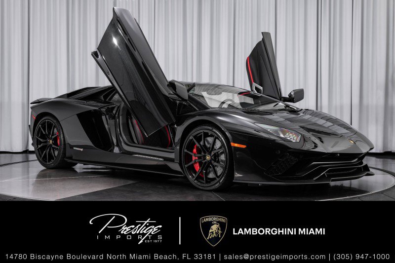 Used 2018 Lamborghini Aventador S image 1