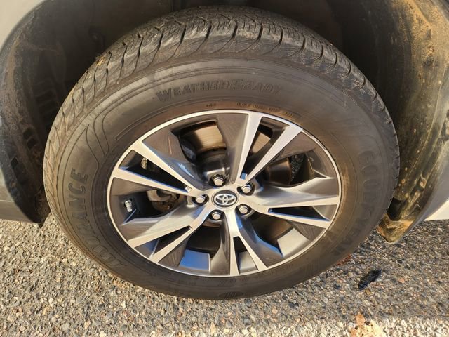 Used 2016 Toyota Highlander XLE image 21