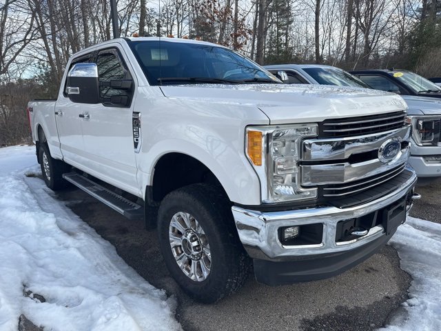 Used 2017 Ford F250 Lariat w/ Chrome Package image 3