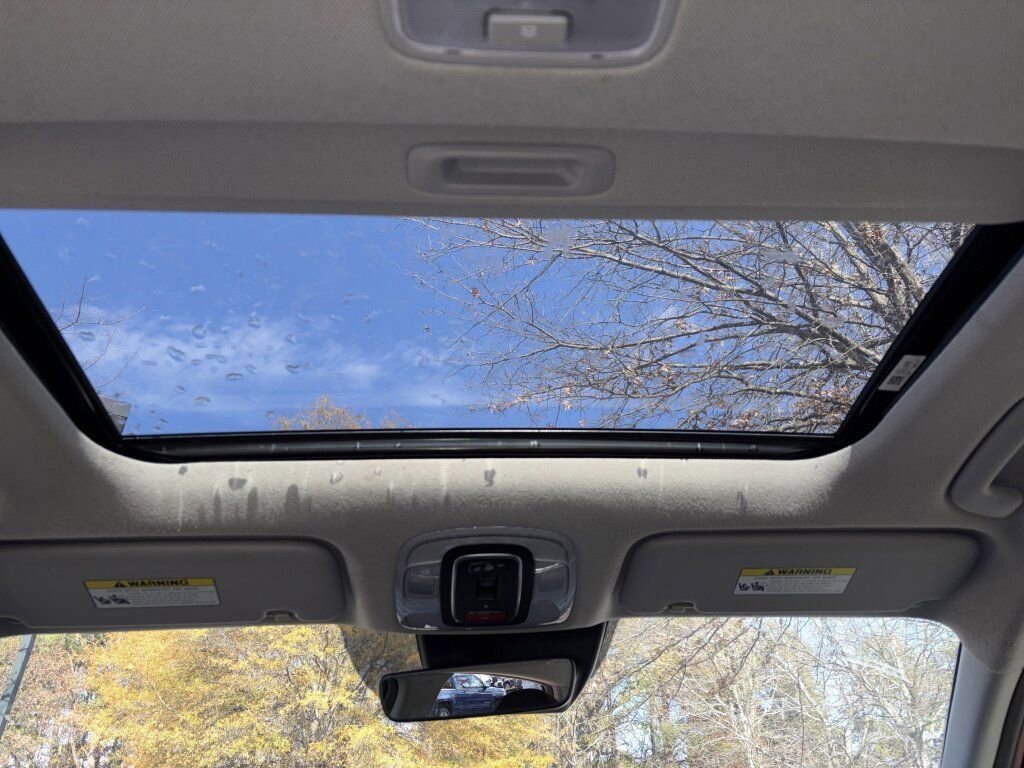 Used 2023 Hyundai Elantra Limited image 9