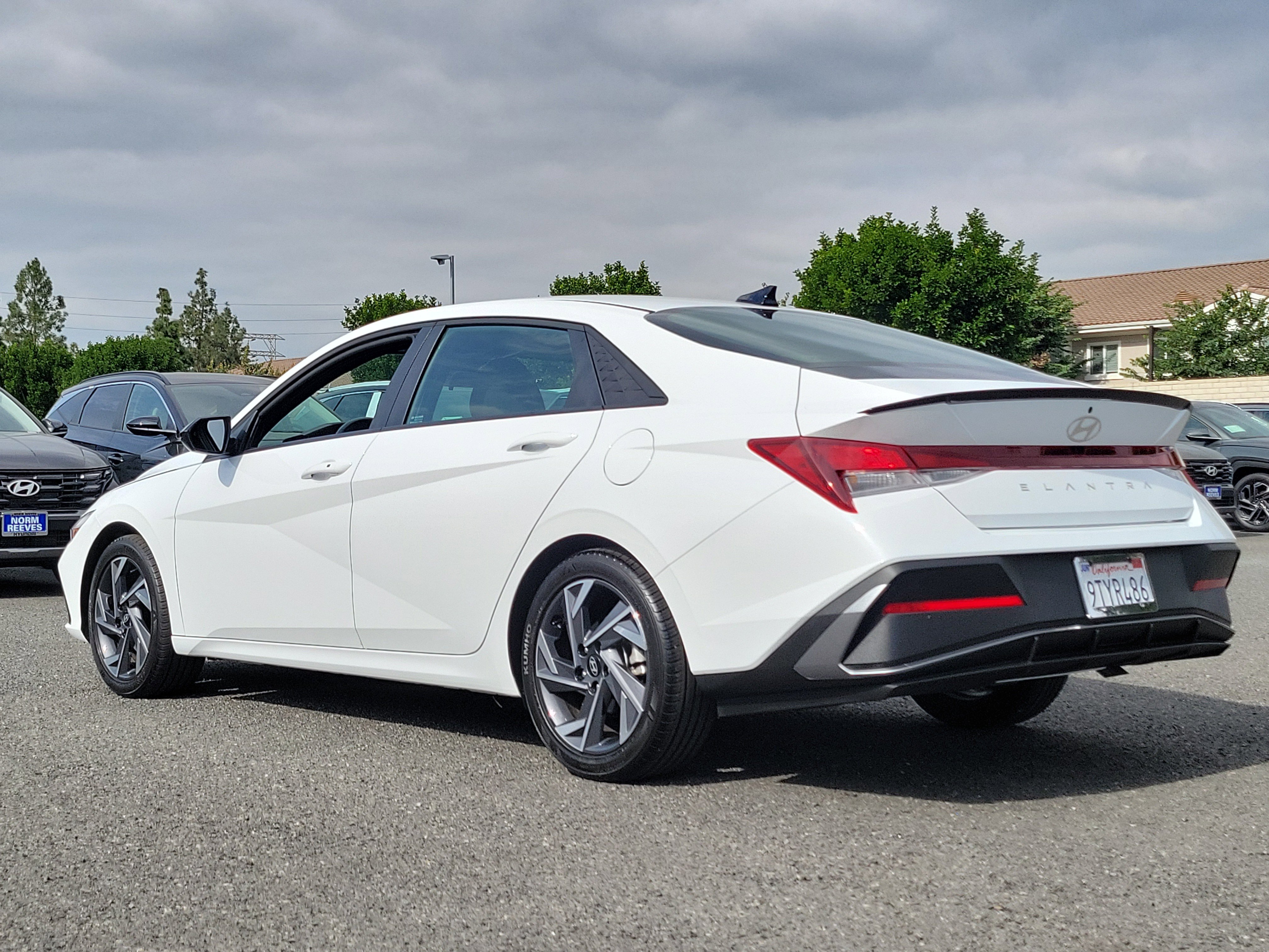 Certified 2025 Hyundai Elantra Sport image 28