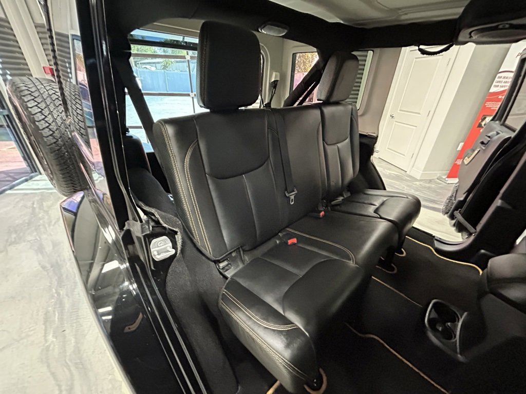 Used 2014 Jeep Wrangler Unlimited Sahara image 6