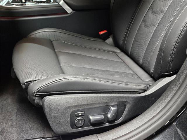 Used 2025 BMW 840i image 4