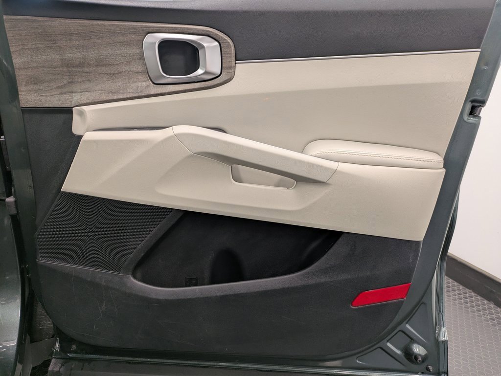 Used 2022 Kia Sorento S w/ Panoramic Sunroof Package image 27