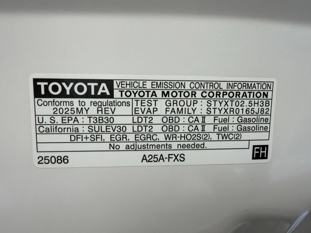 Certified 2025 Toyota RAV4 LE AWD/4WD image 33