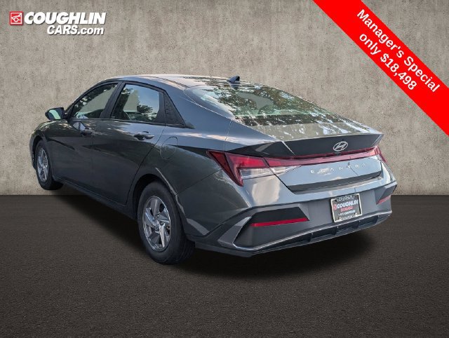 Certified 2024 Hyundai Elantra SE FWD image 5