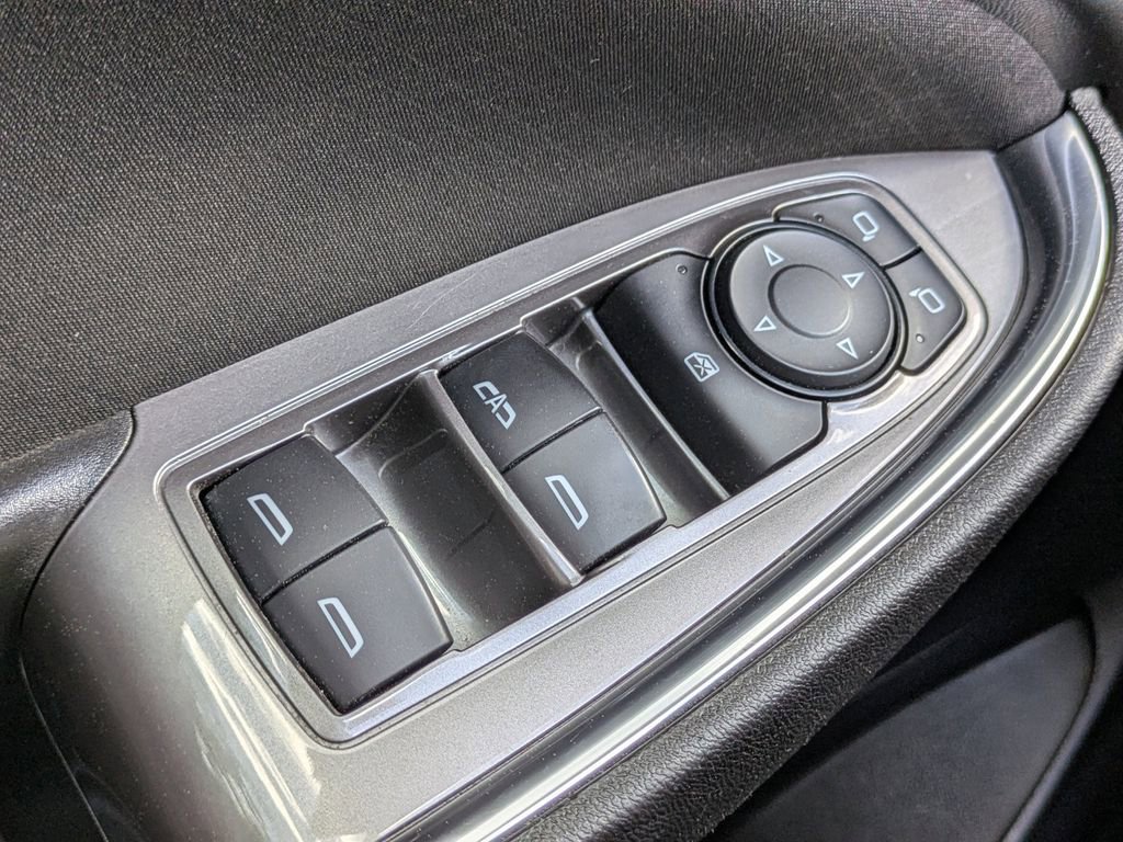 Used 2020 Chevrolet Malibu LT image 24