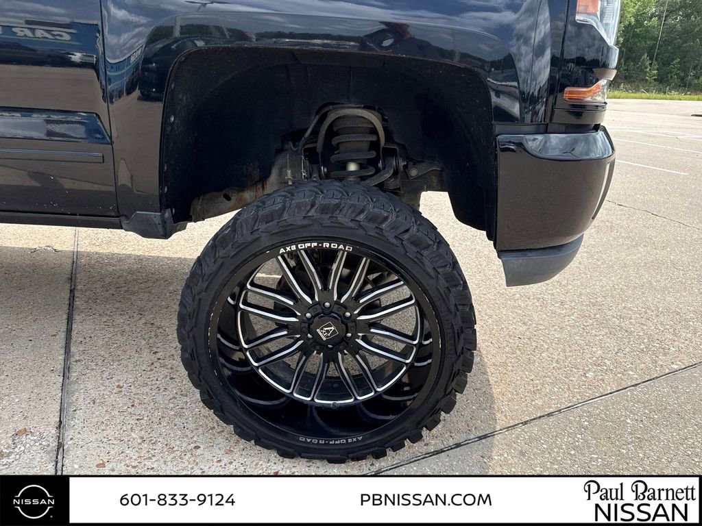 Used 2017 Chevrolet Silverado 1500 LT w/ All Star Edition AWD/4WD image 5
