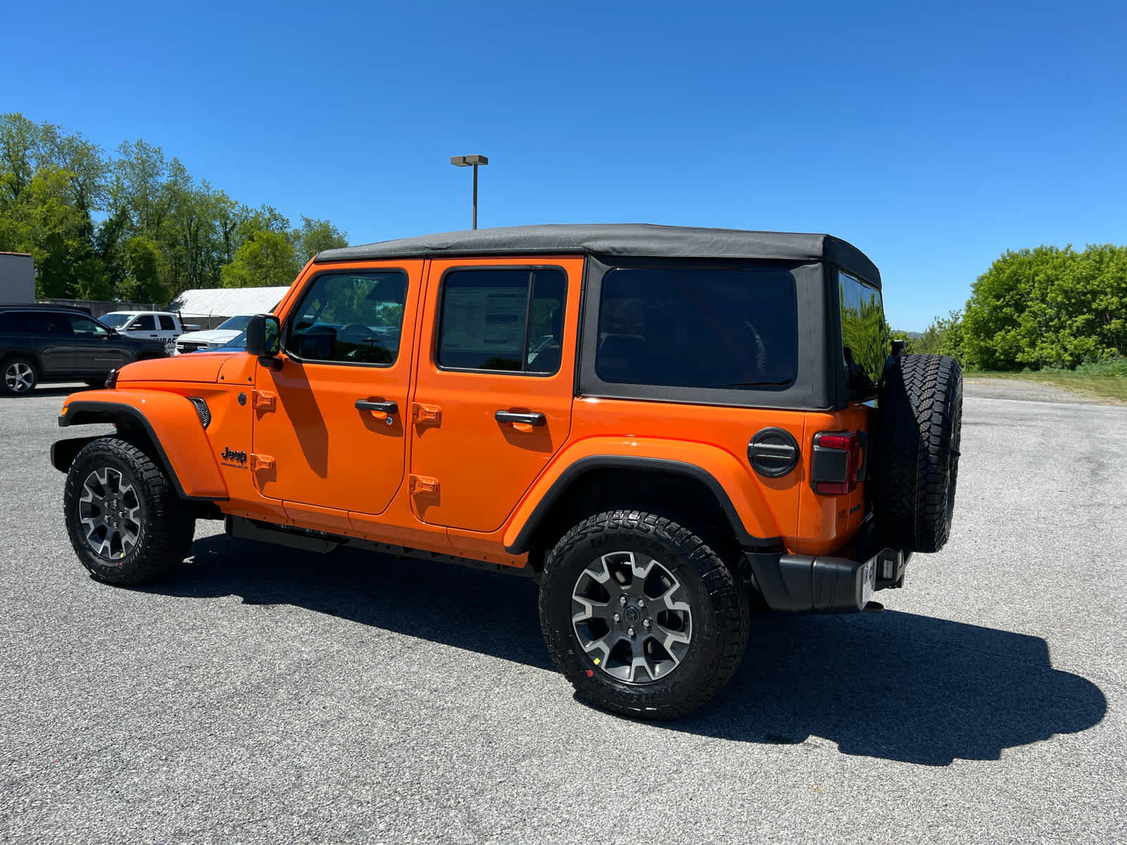 New 2026 Jeep Wrangler Unlimited Sahara AWD/4WD image 6