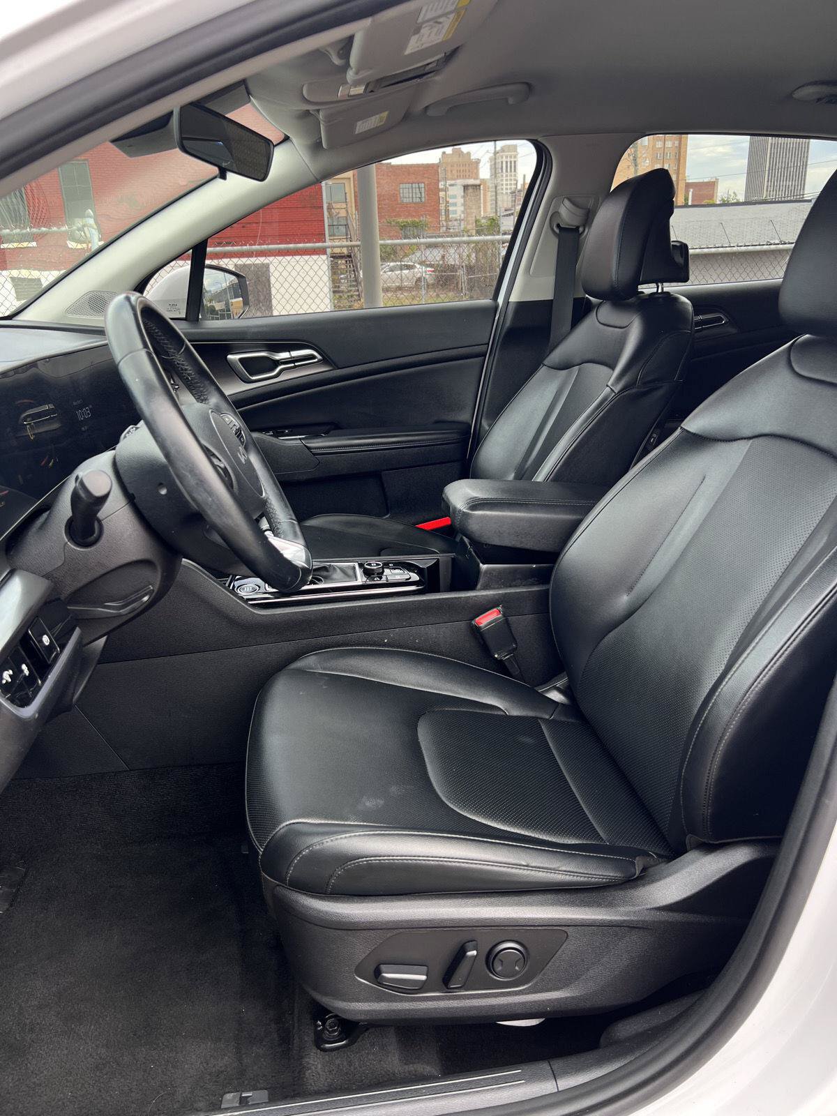 Used 2023 Kia Sportage EX FWD image 17