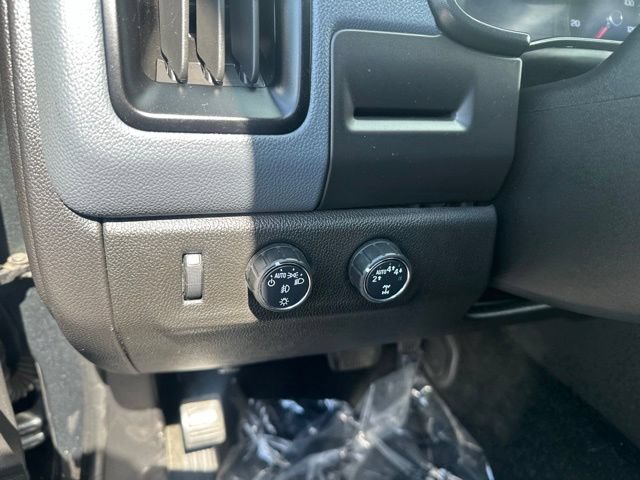 Used 2017 Chevrolet Colorado Z71 AWD/4WD image 17