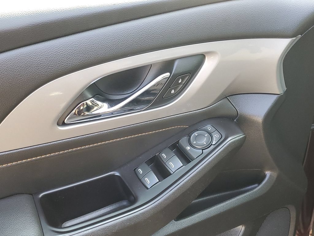 Used 2020 Chevrolet Traverse LT FWD image 6