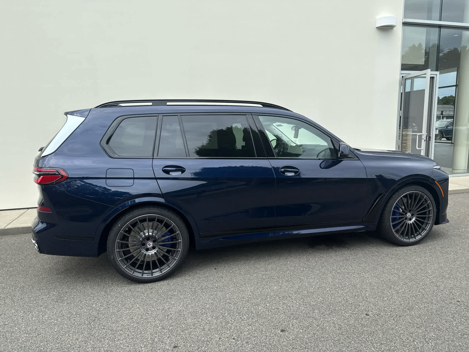 New 2026 BMW ALPINA XB7 image 10
