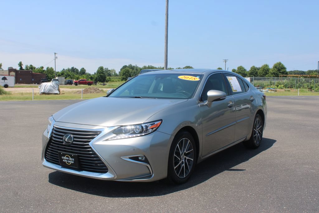 Used 2018 Lexus ES 350 w/ Luxury Package w/Wood Trim FWD image 4