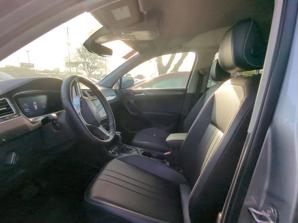 Used 2022 Volkswagen Tiguan SE AWD/4WD image 6