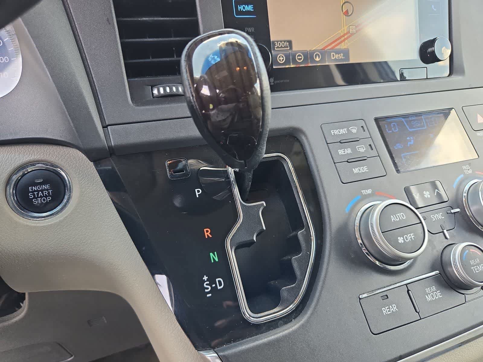 Used 2015 Toyota Sienna XLE w/ XLE Navigation Package FWD image 32