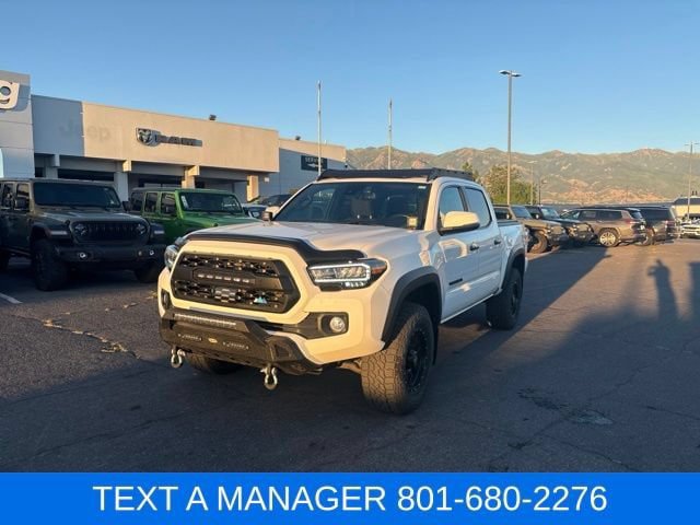 Used 2021 Toyota Tacoma TRD Off-Road w/ Technology Package AWD/4WD image 3