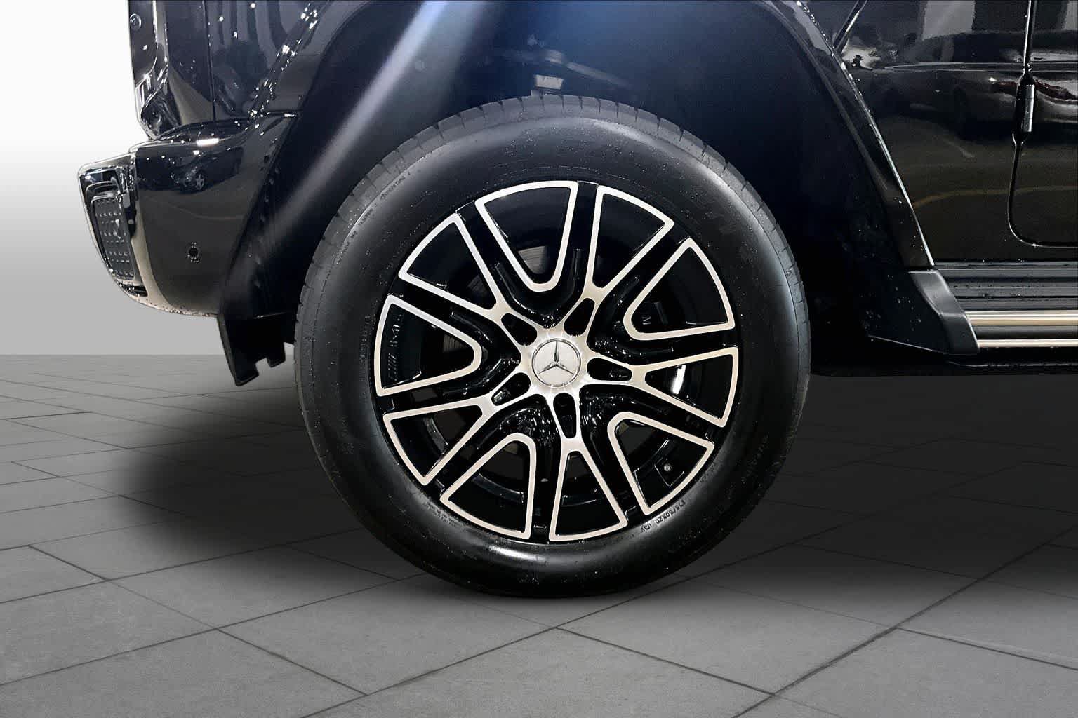 Certified 2025 Mercedes-Benz G 580 w/ EQ Technology image 9