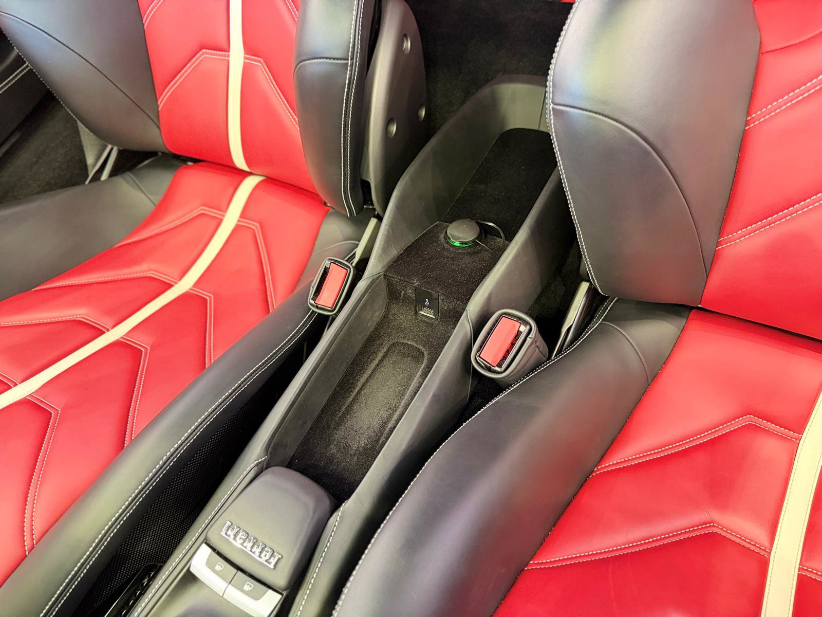 Used 2017 Ferrari 488 GTB RWD image 39