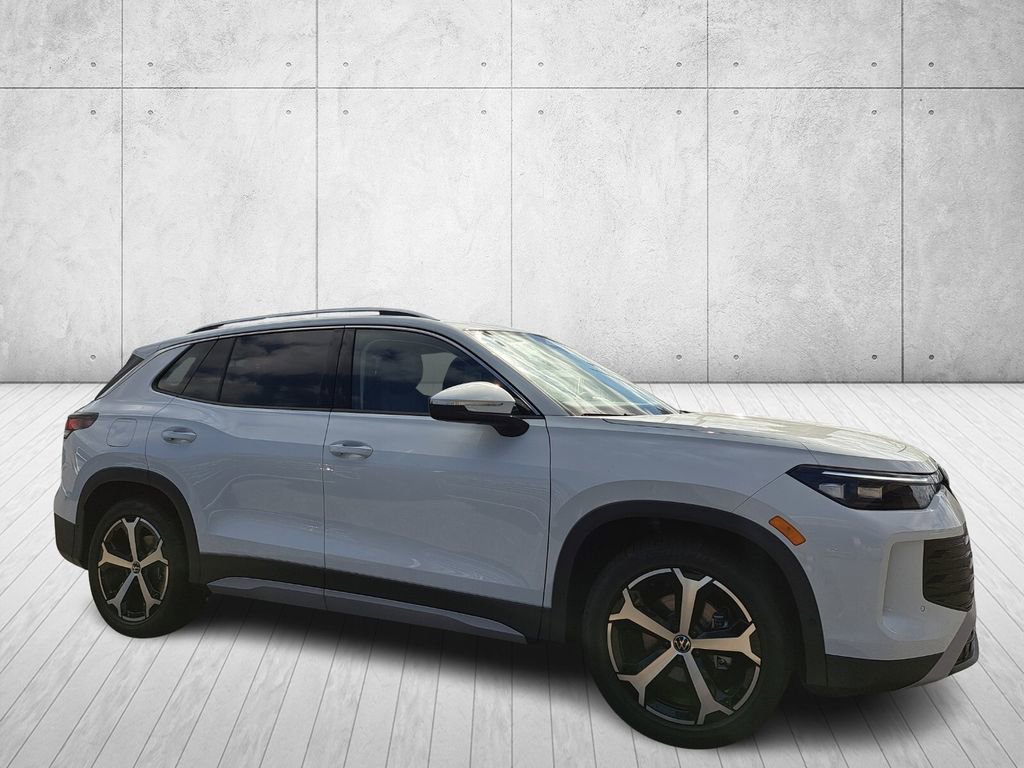 New 2026 Volkswagen Tiguan SE image 3